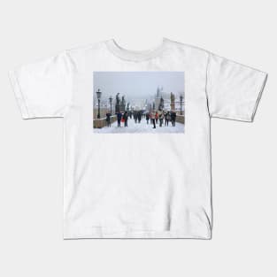 Snowing on Charles bridge  - Prague Kids T-Shirt